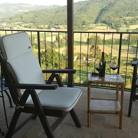 Il Terrazzo Sulla Valle Con Piscina Hébergement de vacances