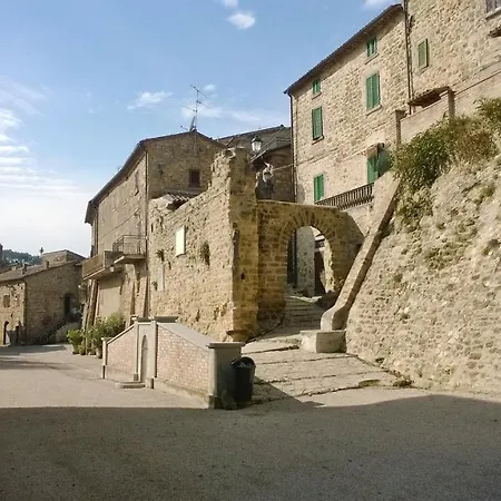 Il Terrazzo Sulla Valle Con Piscina