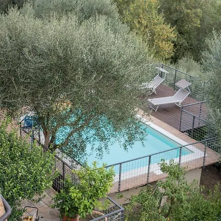 Il Terrazzo Sulla Valle Con Piscina Hébergement de vacances Lugnano